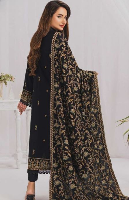 Luxury Karandi Embroidery Suit With Heavy Embroidery Karandi Shawl